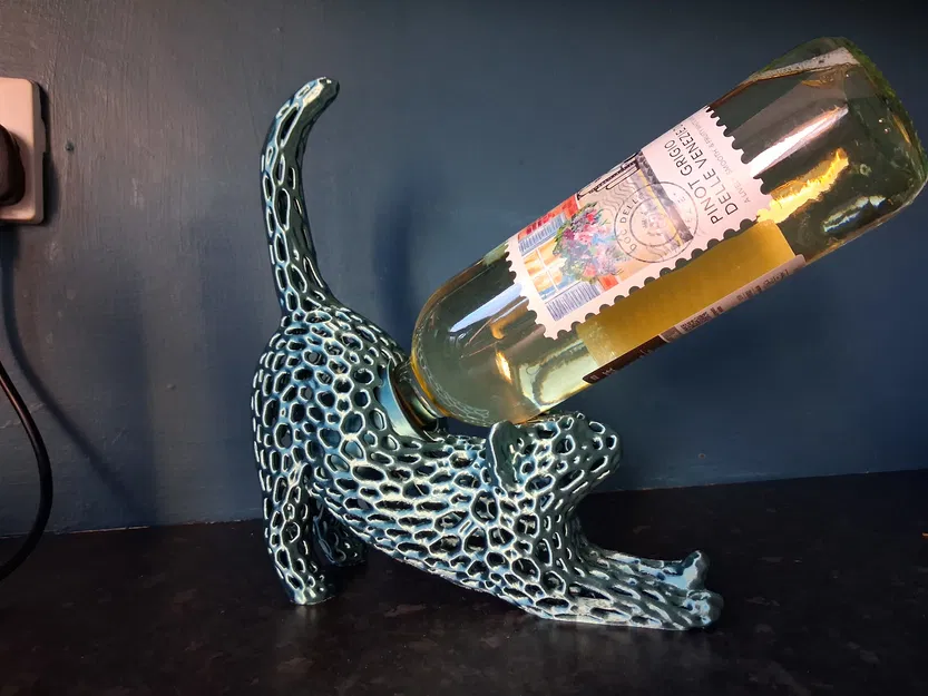 Chỗ để rượu hình mèo đang vươn vai - Image 1