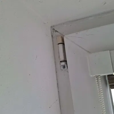 Chụp bản lề cửa sổ / Hinge covers of the window