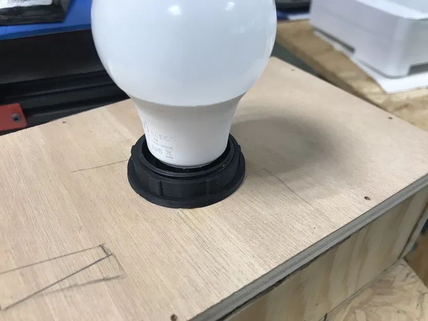 Vòng Đuôi Đèn E27 - Image 1