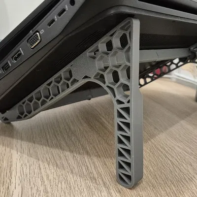 Chân Đế Laptop In 3D | Cải Thiện Luồng Không Khí & Sự Thoải Mái