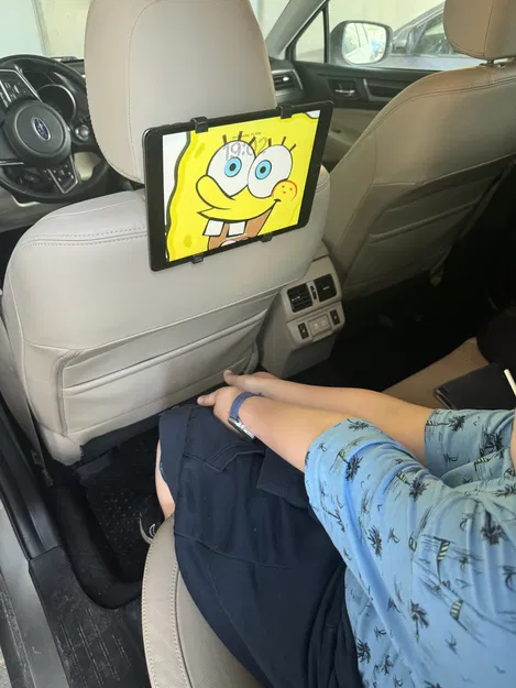 Giá đỡ iPad gắn gác đầu xe ô tô bền bỉ - Image 1