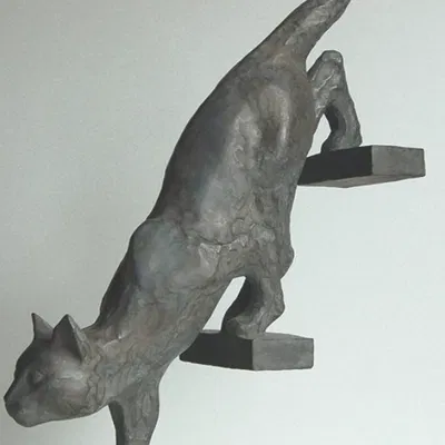 Mẫu "Catwalk" - Tượng Mèo Thanh Thoát