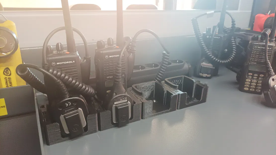 Giá đỡ Motorola GP360, DP4600 - Image 1