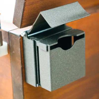 Hộp đựng bao cao su hoặc khăn ướt có nắp & giá đỡ