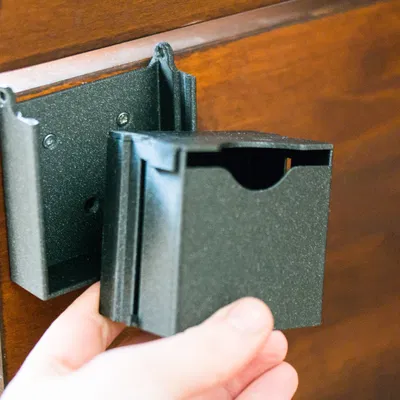 Hộp đựng bao cao su hoặc khăn ướt có nắp & giá đỡ