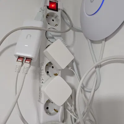 Kẹp Gắn Tường Ổ Cắm Điện 48cm & 53cm