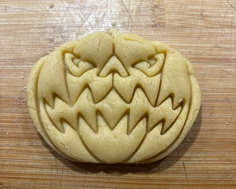 Khuôn Cắt Bánh Hình Jack O'Lantern - Image 2