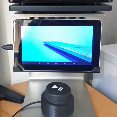 Giá Treo Máy Tính Bảng