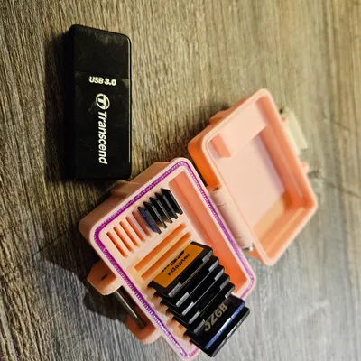 Hộp Đựng Thẻ SD và Micro SD Chắc Chắn