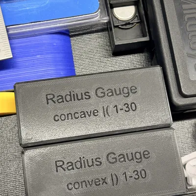 Bộ Đo Bán Kính và Hộp Có Nắp Gài