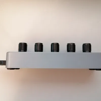 Bộ điều khiển núm âm lượng cho PC (deej)