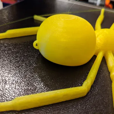 Mô hình Nhện Góa Phụ Đen có thể uốn dẻo kèm vòng treo