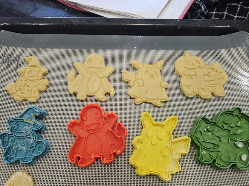 Khuôn Cắt Bánh Quy Halloween Bulbasaur - Pokémon - Image 5