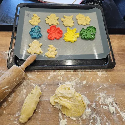 Dụng cụ cắt bánh quy Halloween Pikachu - Pokémon