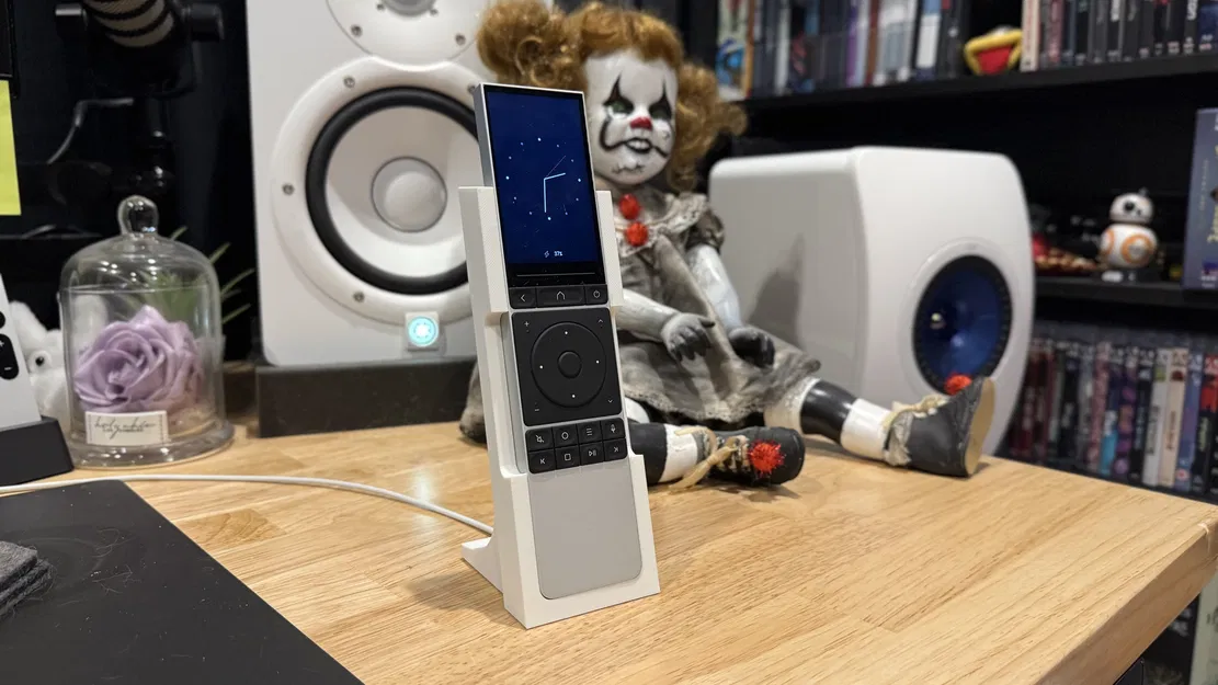 Giá đỡ sạc không dây Unfolded Circle Remote 3 - Image 3