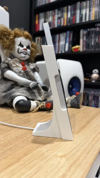 Giá đỡ sạc không dây Unfolded Circle Remote 3 - Image 6