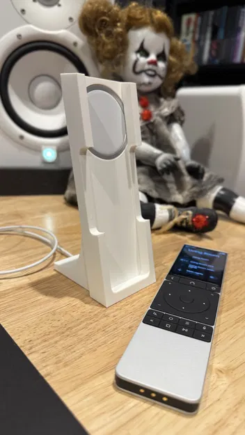 Giá đỡ sạc không dây Unfolded Circle Remote 3 - Image 7