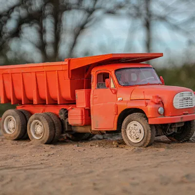 Mô Hình Xe Tải Tatra T-148 S1 Tỉ Lệ 1/18