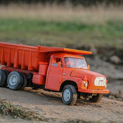 Mô Hình Xe Tải Tatra T-148 S1 Tỉ Lệ 1/18 6