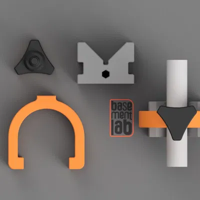 Khối V có kẹp, Núm vặn ren M8 - Prisma Officina