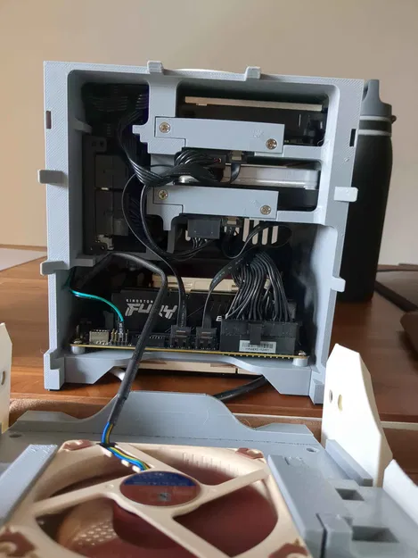 Vỏ NAS Companion Cube Portal - Image 3