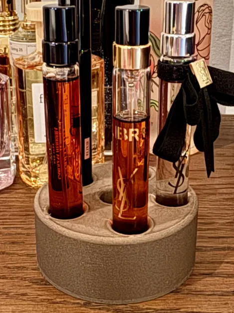 Kệ Đựng Chai Nước Hoa Du Lịch - Image 1