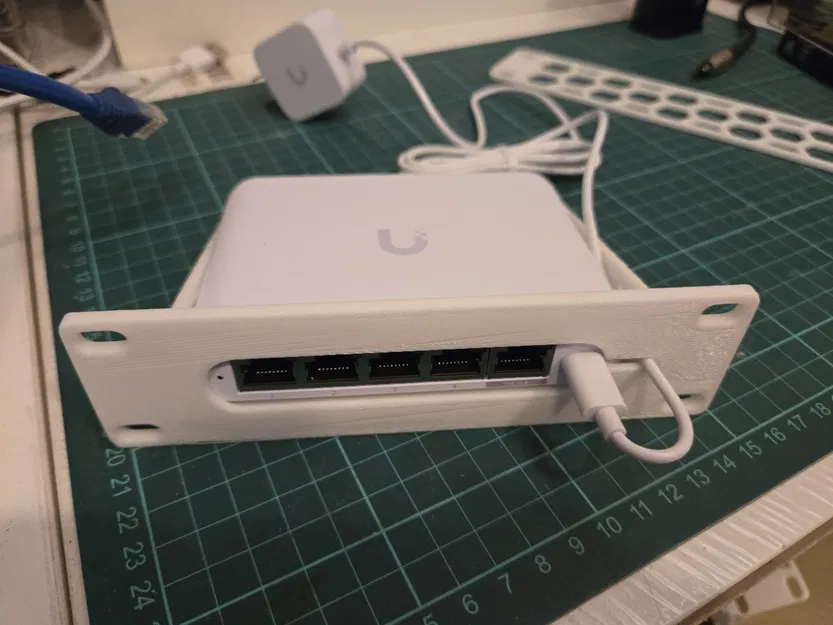 Khung rack 6.5 inch cho Unifi USW Flex 2.5G-5 - Image 2