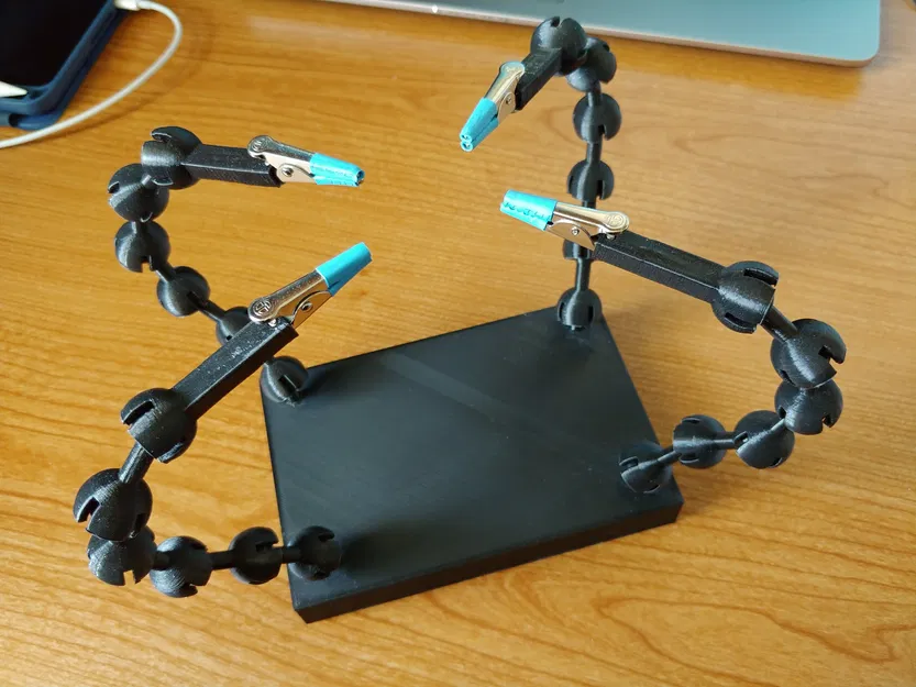 Trạm Hàn Tay Thứ Ba - Image 1