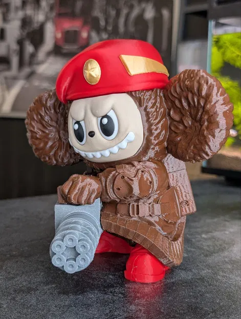 Mô hình Laburator - Cheburashka Labubu với súng minigun - Image 7