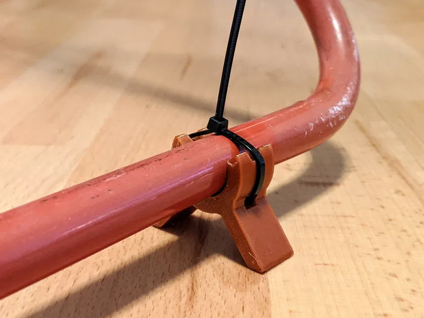 Chân chặn Roomba cho giá phơi đồ - Image 1