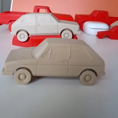 Xe ô tô đồ chơi GOLF MK1 1974 tỉ lệ 1:43 in không cần supports