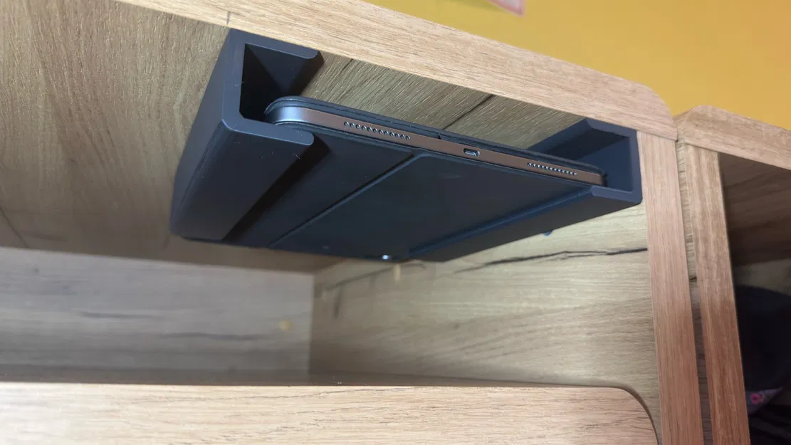 Kệ đỡ máy tính bảng / Tablet holder - Image 1