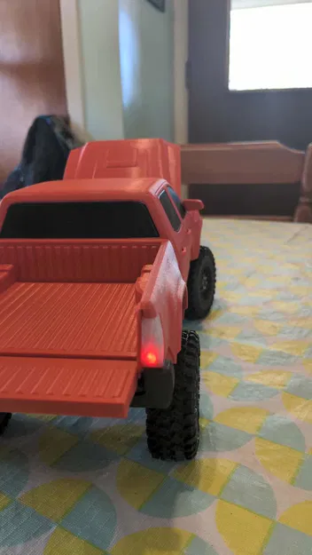 Xe RC Toyota Tacoma 1:16 - Image 5