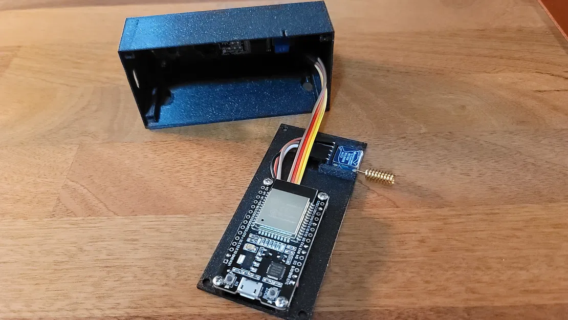 Vỏ Hộp ESP32 Màn Hình LCD 16x2 và LoRa - Image 3