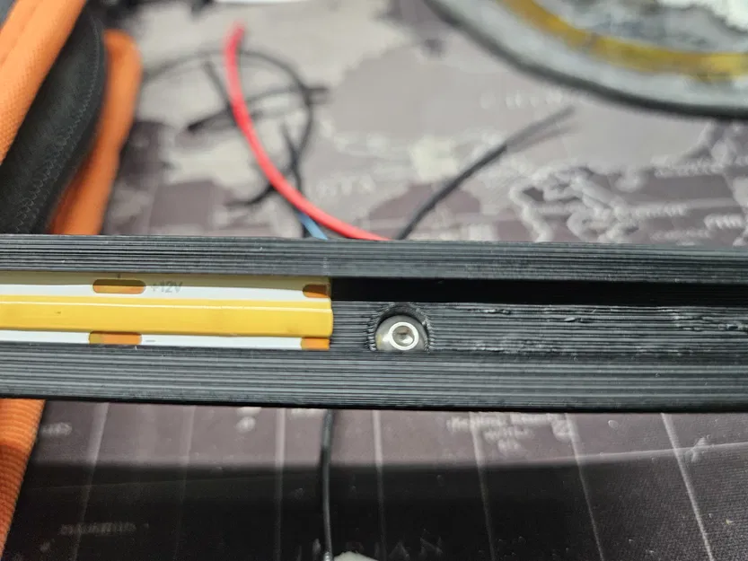 Giá đỡ dải LED cho thanh nhôm 2020 T-slot - Góc 30 độ - Rộng 10mm - Image 2