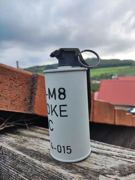 Mô hình lựu đạn khói/khí M18 thời chiến tranh Việt Nam - Image 1