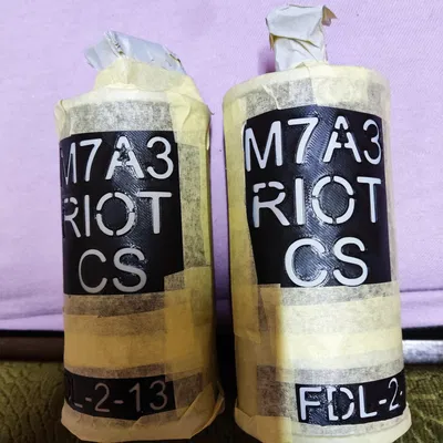 Mô hình lựu đạn khói/khí M18 thời chiến tranh Việt Nam