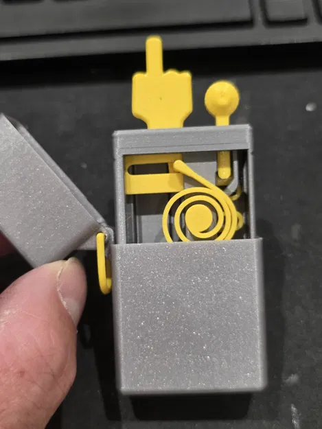 Mô Hình Đồ Chơi/Cục Ngậm Zippo - Image 2