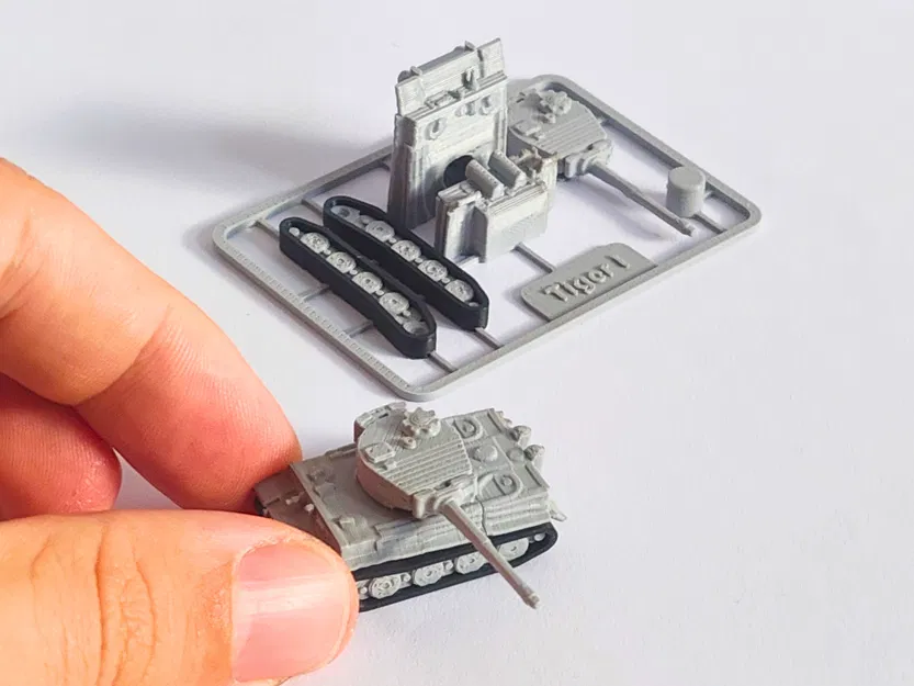 Mô hình thẻ xe tăng Panzerkampfwagen VI Tiger - Image 1