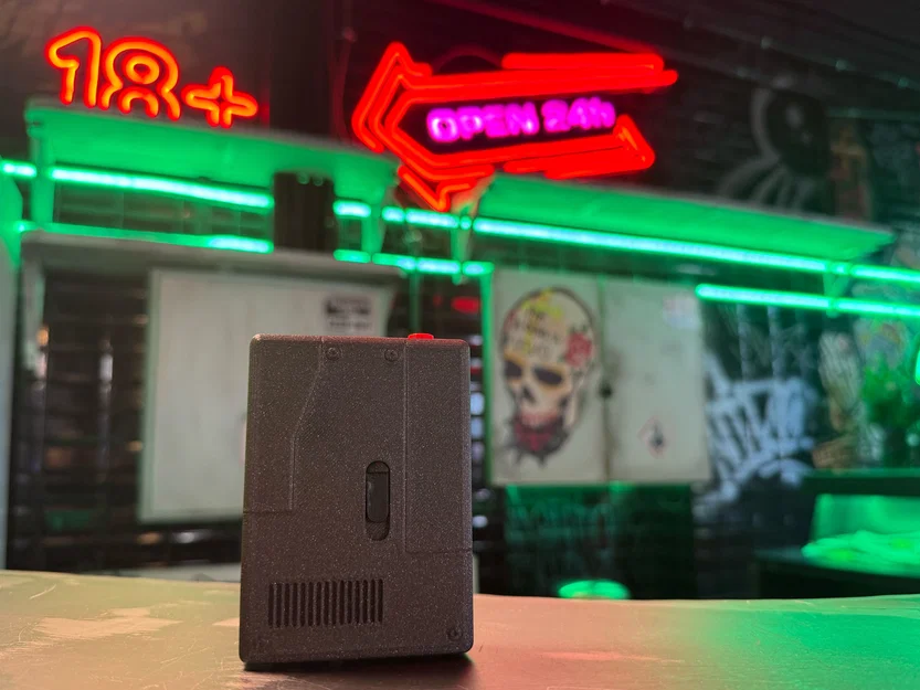 Cyberpunk 2077 — Hộp Đựng Y Tế Của Vik - Image 3