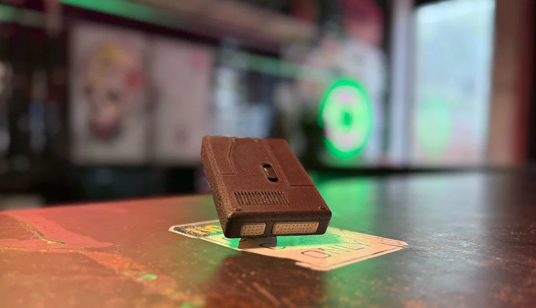 Cyberpunk 2077 — Hộp Đựng Y Tế Của Vik - Image 5