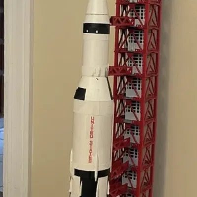 Mô hình Tên lửa Saturn V, Tháp Phóng, Bệ Phóng Di Động có LED và Crawler (Tỉ lệ 1:157)
