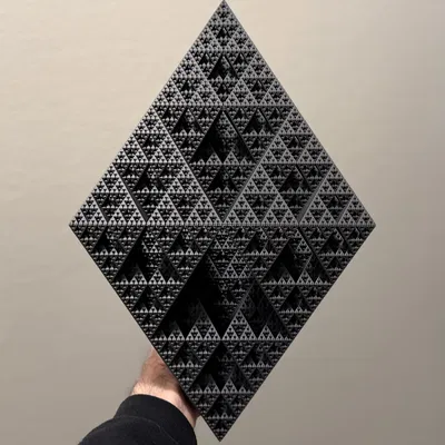 Mô hình Fractal Hình chóp tam giác Sierpiński Cấp 6 - Chế độ Bình