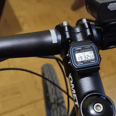 Giá đỡ ghi đông xe đạp cho Casio F-91W