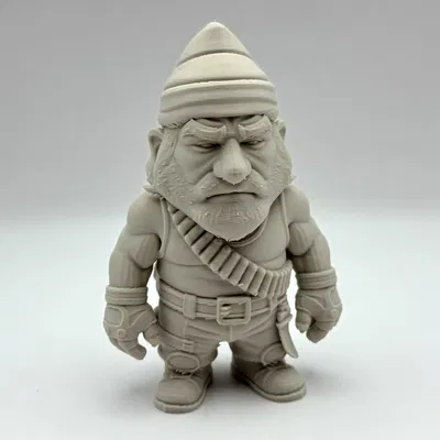 Tượng Người Lùn Vườn Rambo – Sẵn Sàng Chiến Đấu Cho Vườn Nhà!