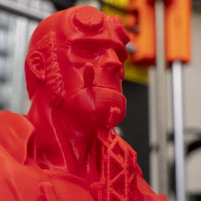 Tượng bán thân Hellboy