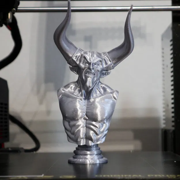 Tượng bán thân Darkness – Huyền thoại (1985) - Image 3