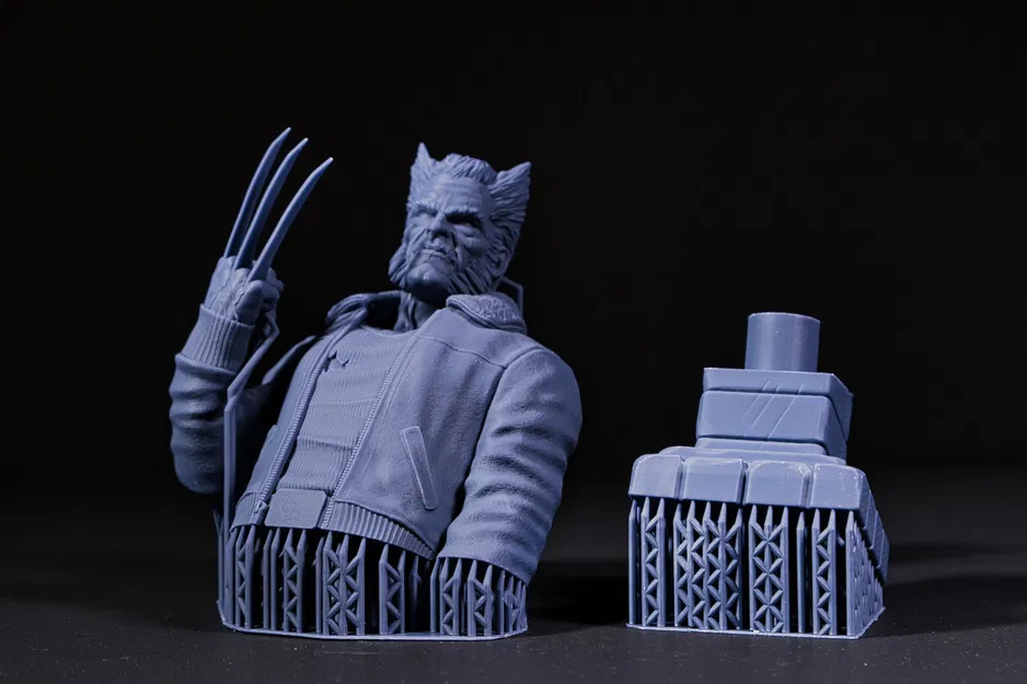 Tượng bán thân Ông Lão Logan - Image 3