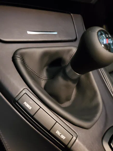 Kẹp Ốp Cần Số Sàn BMW E9x M3 - Image 2