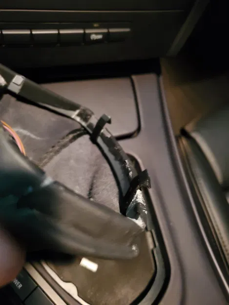 Kẹp Ốp Cần Số Sàn BMW E9x M3 - Image 6